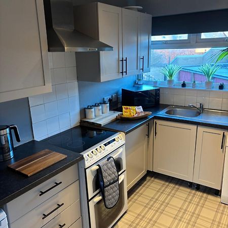 Fantastic Full 3 Bedroom Modern Apartment 贝尔法斯特 外观 照片
