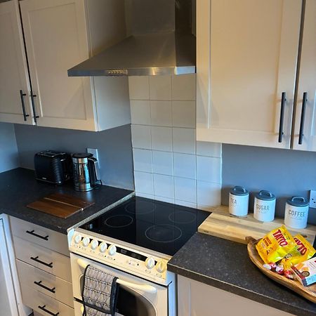 Fantastic Full 3 Bedroom Modern Apartment 贝尔法斯特 外观 照片